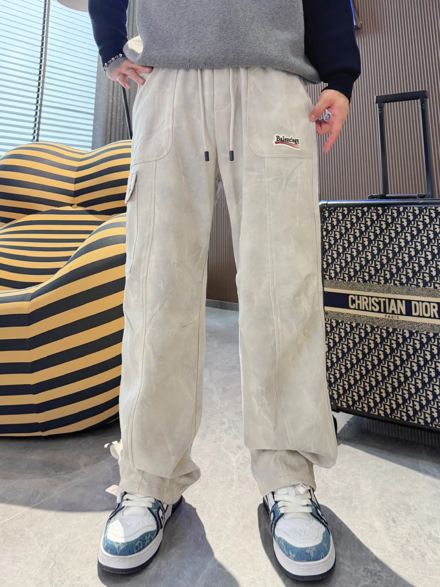 Balenciaga 🆕2026 Autumn and Winter New Arrival Casual Pants! 🎁On sale simultaneously on the official website. Brand Classic LOGO casual pants, customized fabrics, excellent comfort and strong touch. Highly recognisable, perfect appearance and craftsmanship. Size:M-3XL
